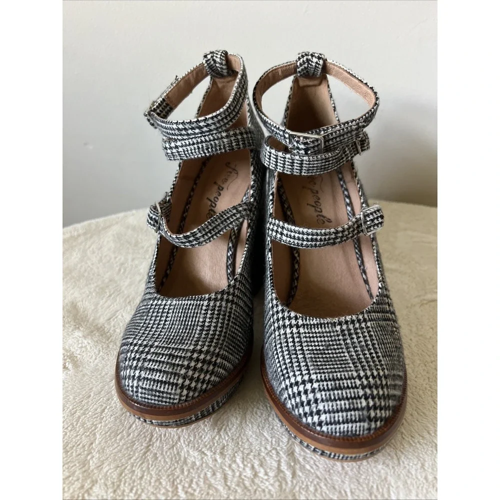 FREE PEOPLE Houndstooth Plaid Chunky Strappy Mary Jane Heels Shoes Size 37 Fall